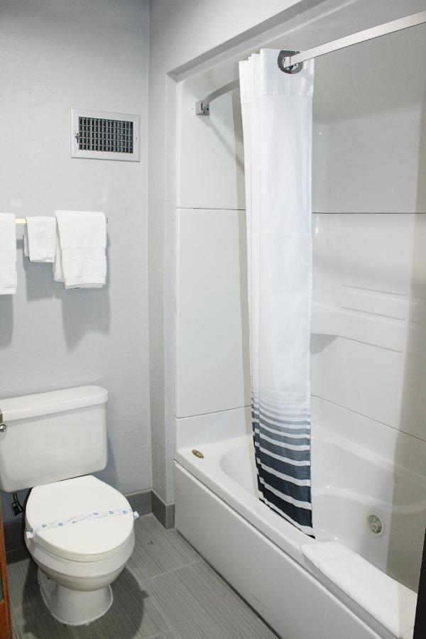 Greenlight Inn & Suites St James Saint James Eksteriør bilde