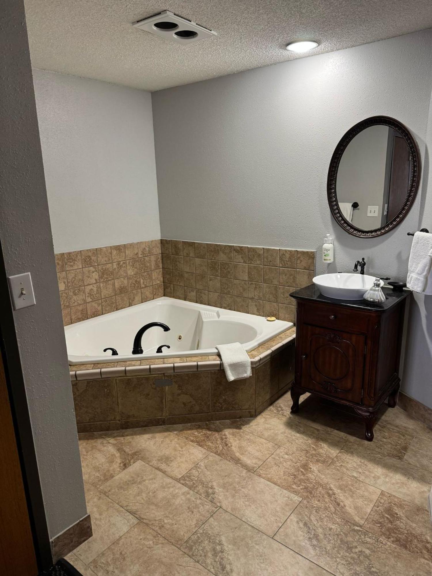 Greenlight Inn & Suites St James Saint James Eksteriør bilde